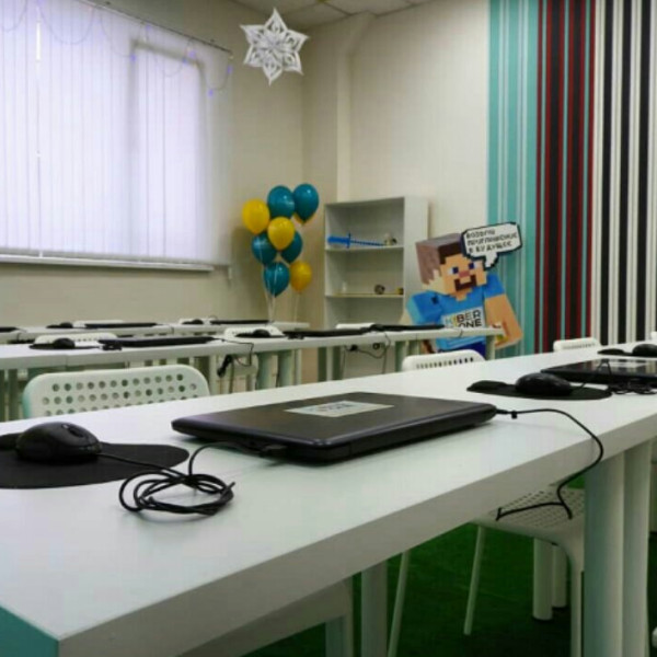 KIBERone для будущих КиберГероев в Ижевске! - КИБЕРшкола программирования для детей, компьютерные курсы для школьников, начинающих и подростков - KIBERone г. Сколково